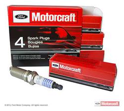 Motorcraft Double Platinum Plug Number CYFS12FP Spark Plug  image